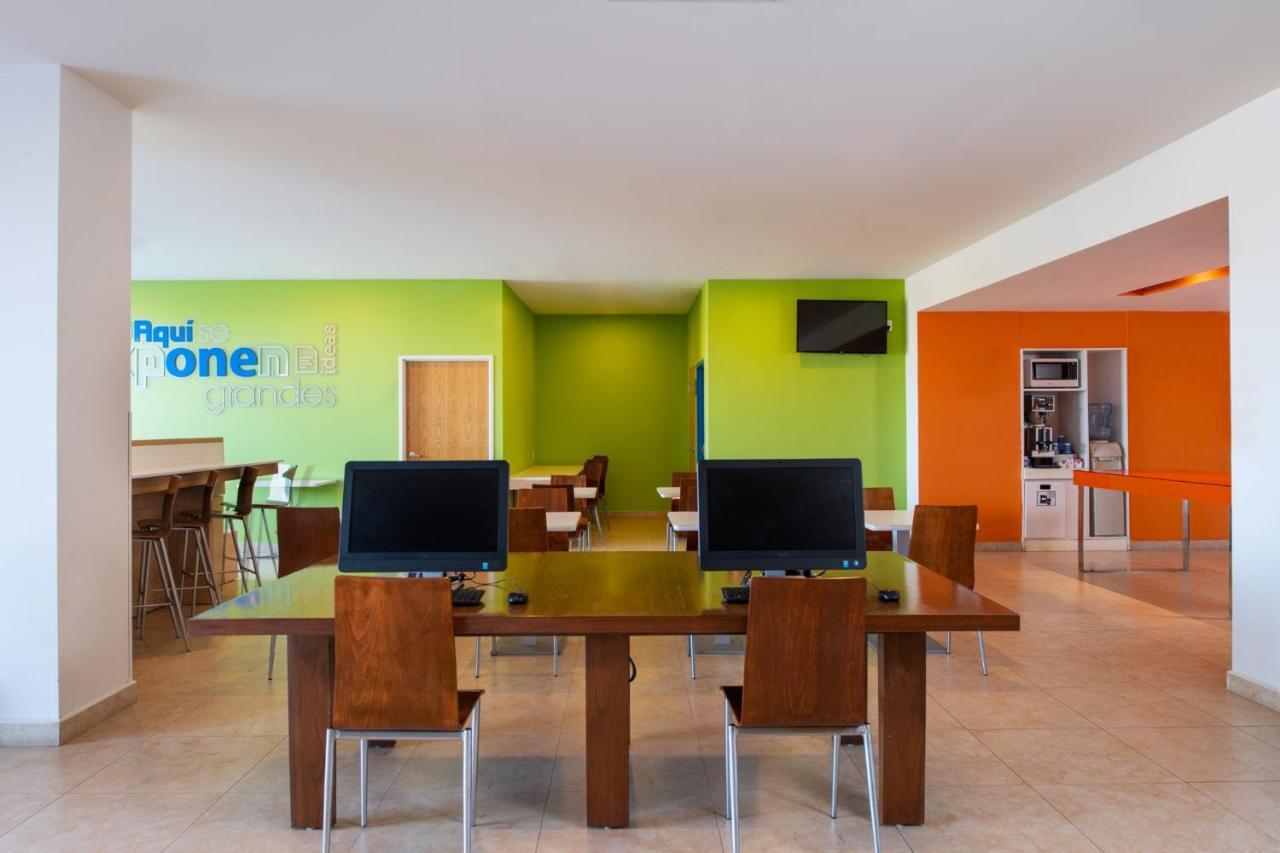 One Puerto Vallarta Aeropuerto Екстериор снимка
