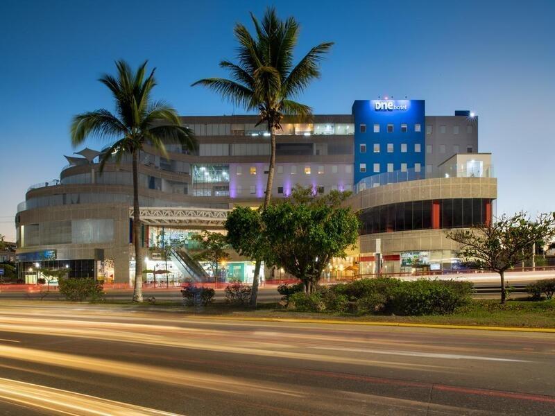 One Puerto Vallarta Aeropuerto Hotel Екстериор снимка