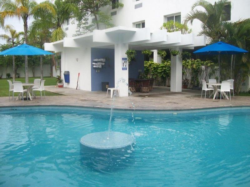 One Puerto Vallarta Aeropuerto Hotel Екстериор снимка